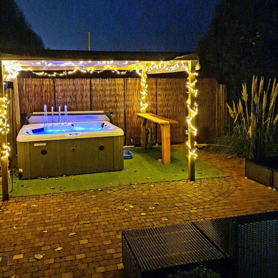 De Corner Van Zeeland Met Jacuzzi Sint Annaland Eksteriør billede